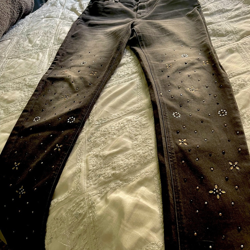 Diane Gillman embellished jeans. Black , size 8
